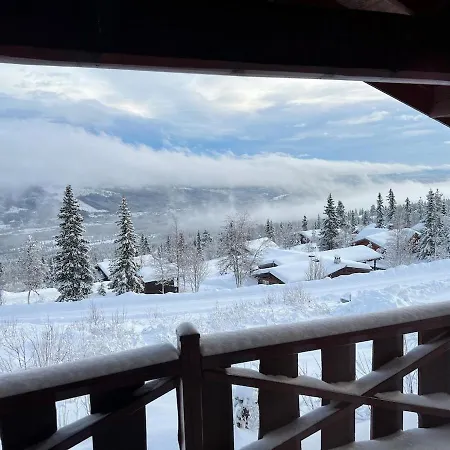 Dağ evi Beautiful Log Cabin In Trysilfjellet South, Ski In Ski Out Trysil