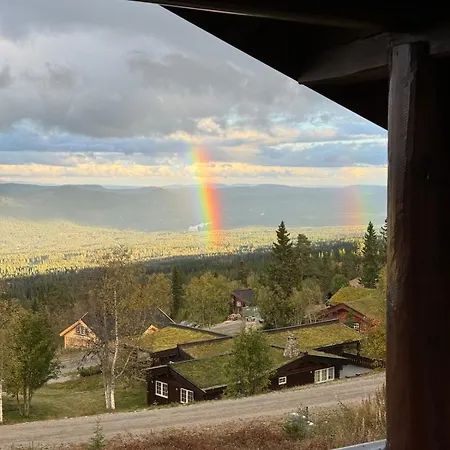 Dağ evi Beautiful Log Cabin In Trysilfjellet South, Ski In Ski Out